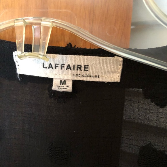 Blouse black 3/4 sleeve, elastic waist, snap closure - Picture 2 of 6